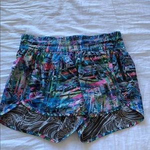 Lululemon Seawheeze Tracker Shorts Size 12